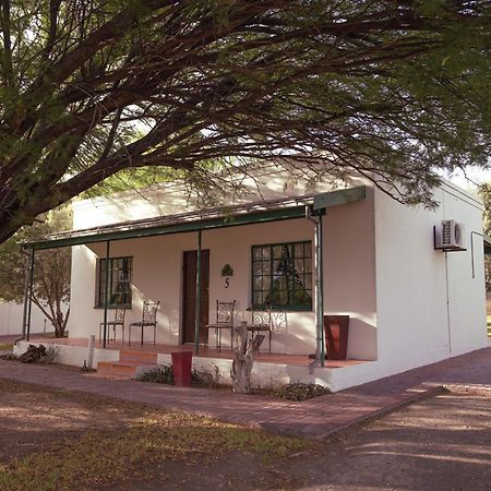 Olive Grove Guest Farm Vila Beaufort West Exterior foto
